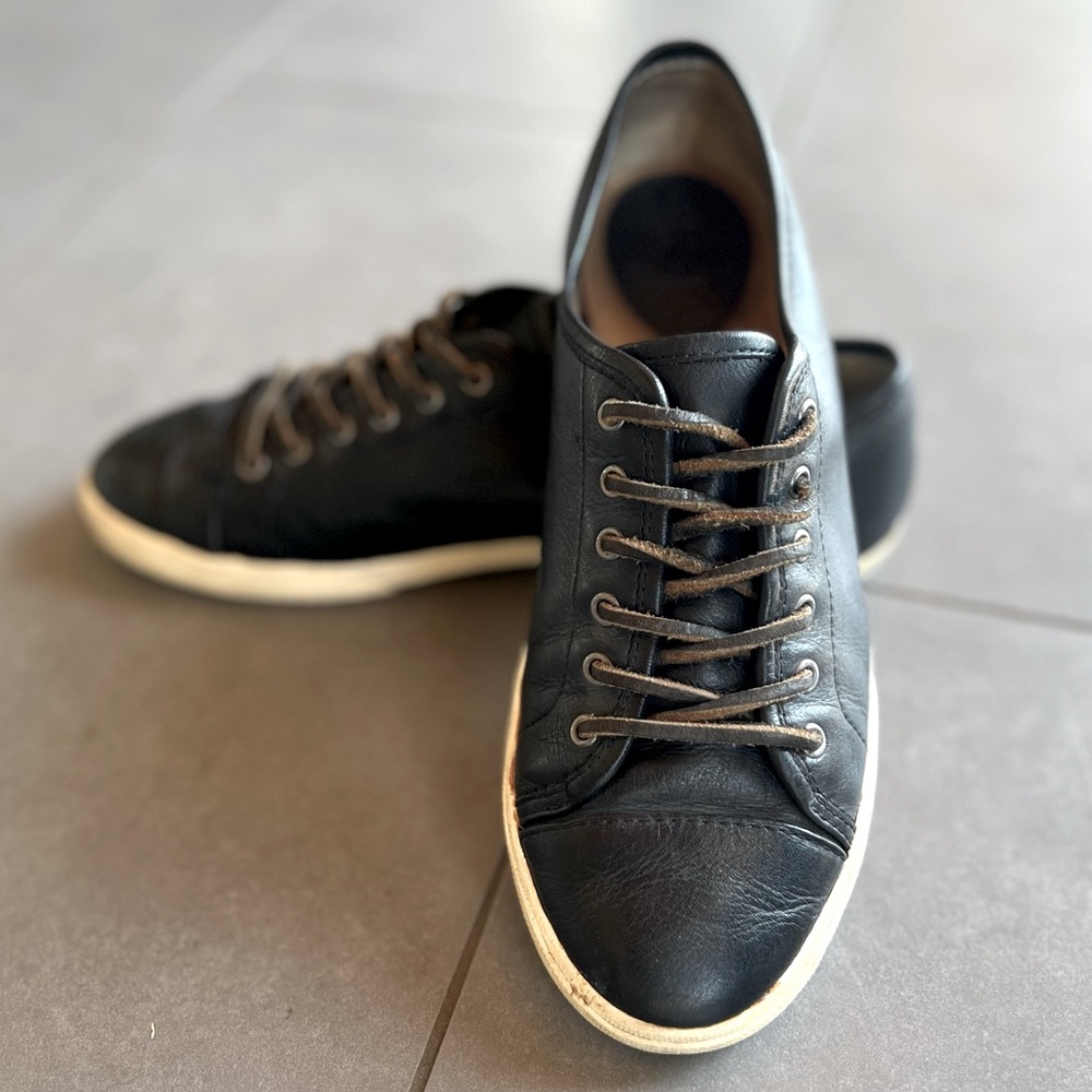 Frye Mindy Low Leather Sneakers — EUC